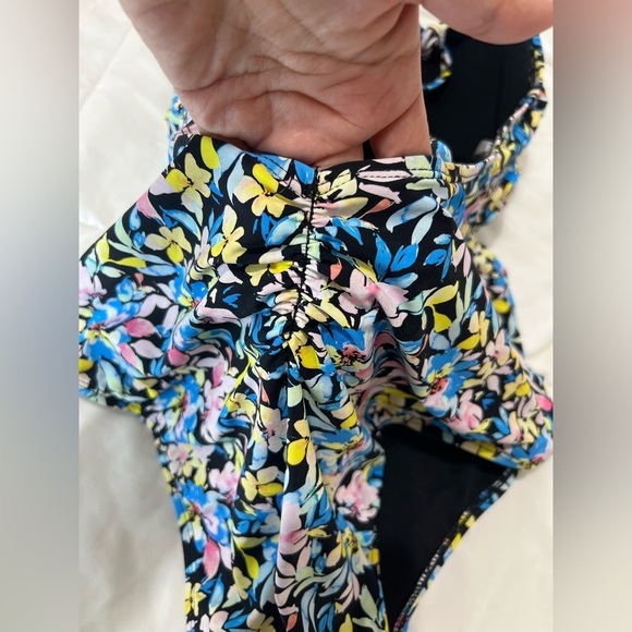 Shade & Shore Floral One Piece Swimsuit size L - Picture 7 of 11